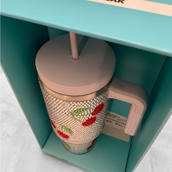 🔹️ Hydrapeak 🔹️Voyager Cherries Bling Tumbler Limited Edition 40 oz - Picture 4 of 5